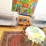 Bridgetown Hostal *